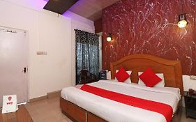 Hotel Penguin Kolkata 3*